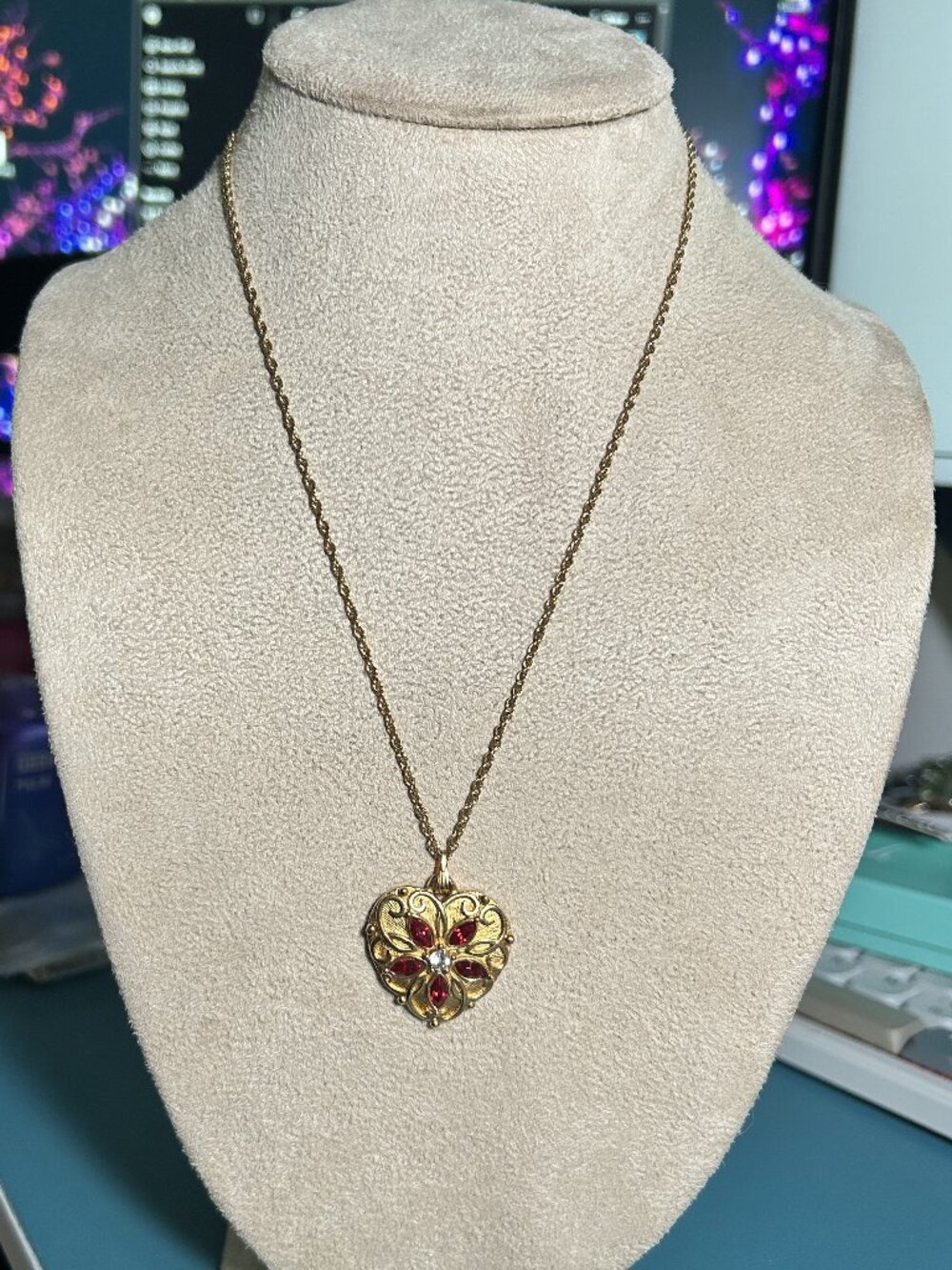 Vintage Avon Gold Tone Heart Pendant Necklace Red Rhinestone Floral Design